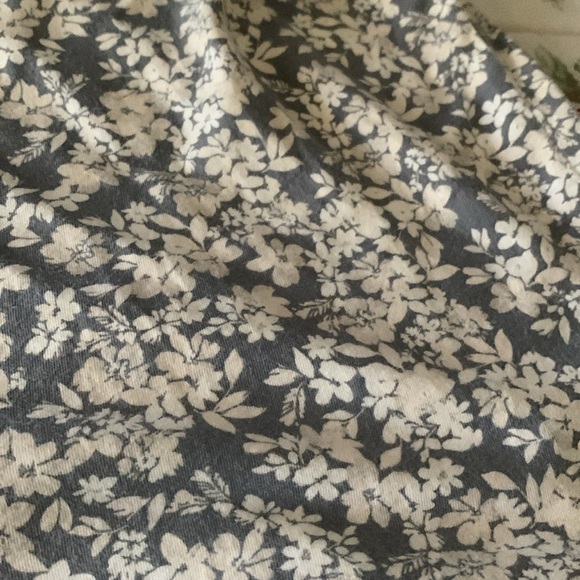 Old Navy Floral Gray Women's Top Size 2X - Picture 4 of 8